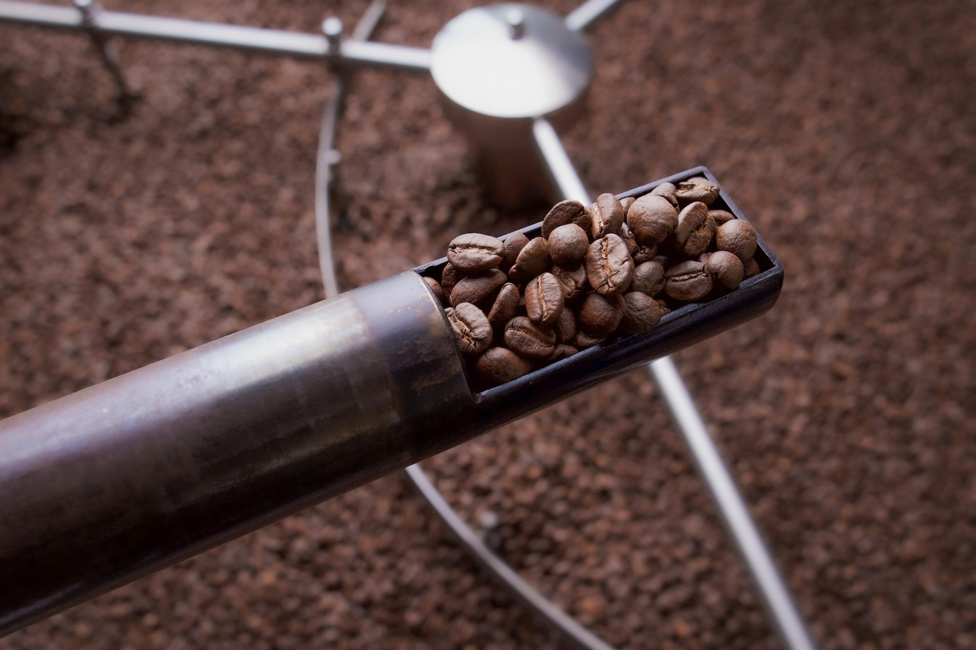 Kaffeerösterei Mara — Trommelröster in Aktion